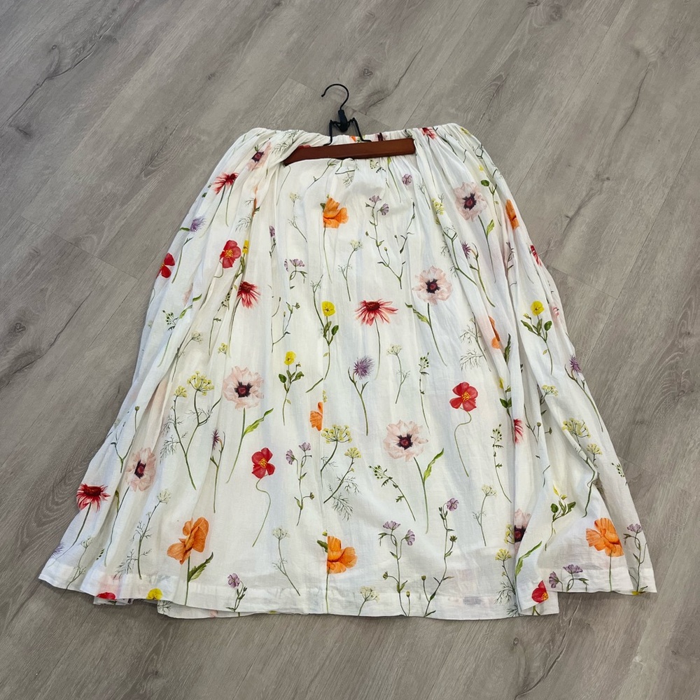 H&M Wildflower Meadow Skirt Size Small